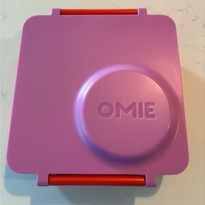 Pink Omie Lunch Box with Orange Handle